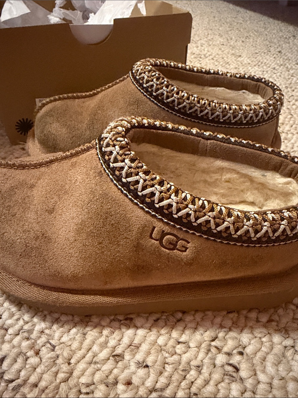 UGG Kids Chestnut Tasman Slip-On Slippers with Shearling Trim
